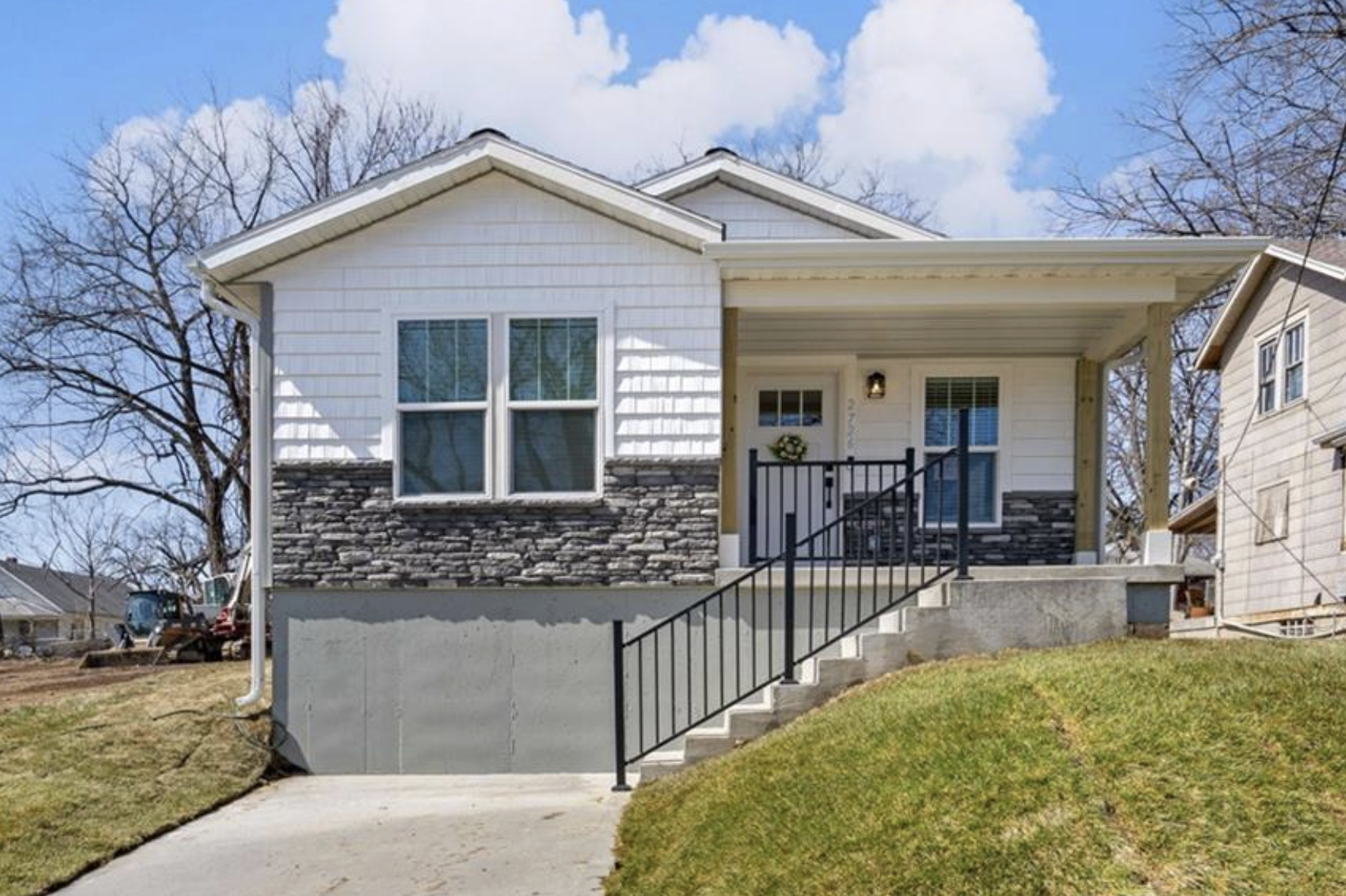 2726 N 21st Place